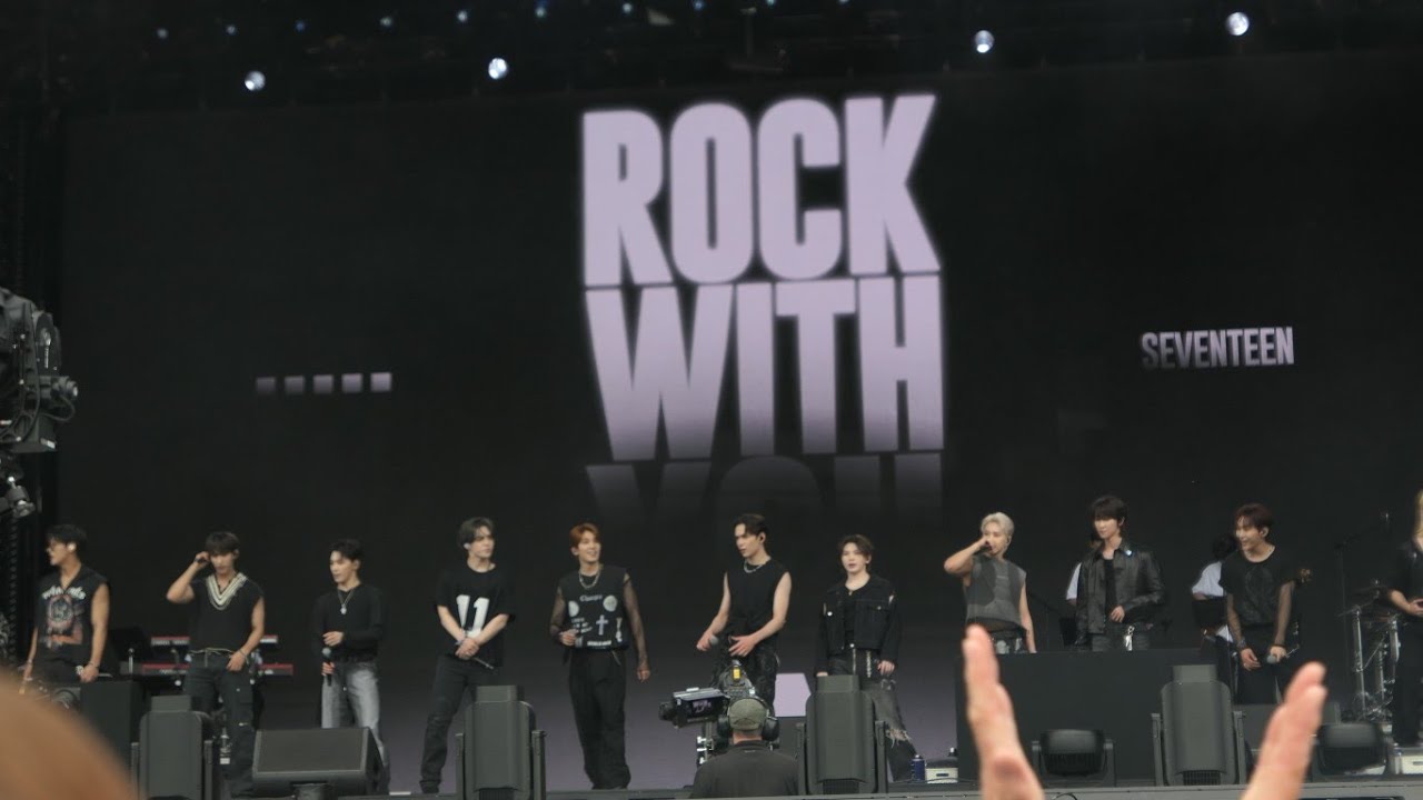 세븐틴(Seventeen) - 박수(Clap) @ 2024 Glastonbury Festival 240628