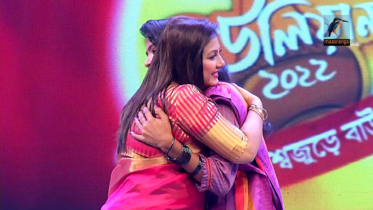 গানে মুগ্ধ হয়ে সুরভী রানী রায়’কে জড়িয়ে ধরলেন বিচারক | Magic Bauliana 2022 | ‍Studio Round