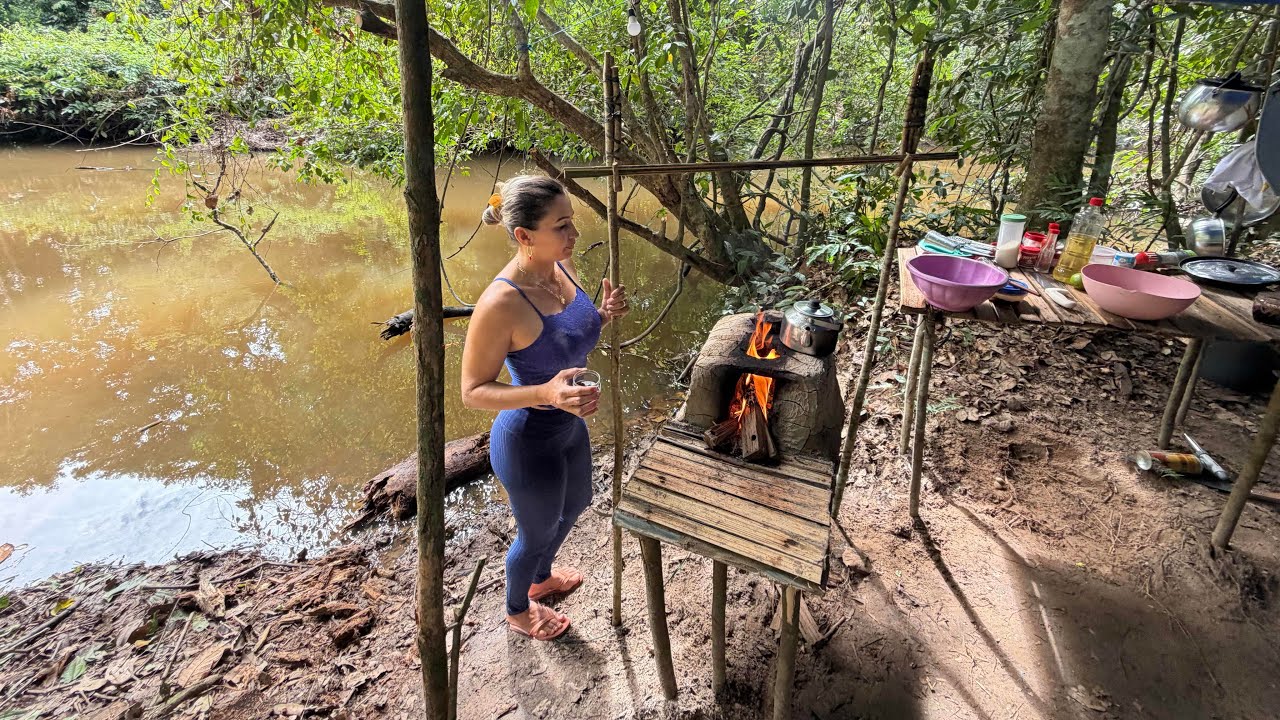 ⛺️ACAMPAMENTO e PESCARIA com FOG&Atilde;O DE LENHA￼ lingui&ccedil;a defumada e caldo de peixe 