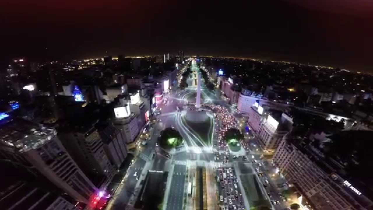 DESDE ARRIBA OBELISCO DE BUENOS AIRES DRONE