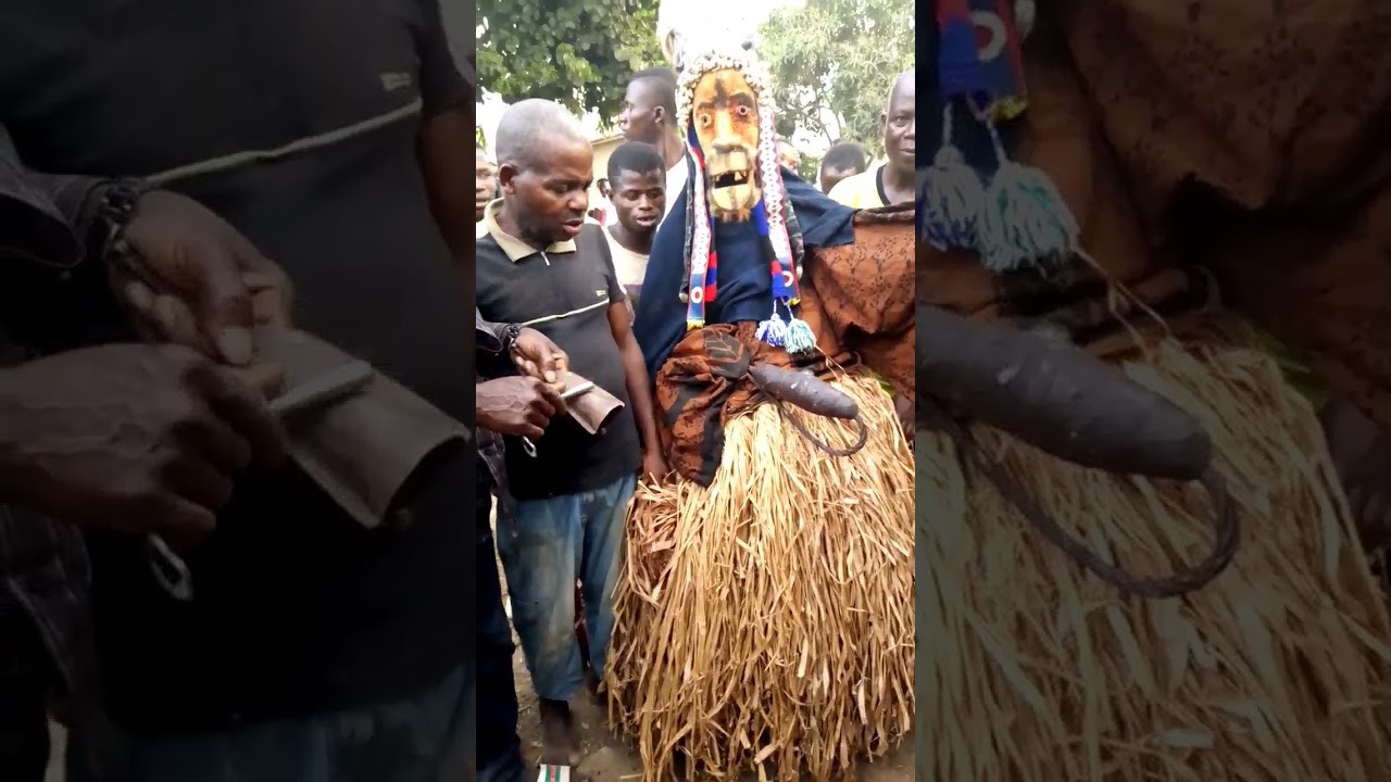 LE GUE GLO DE SANTA (BIANKOUMA)