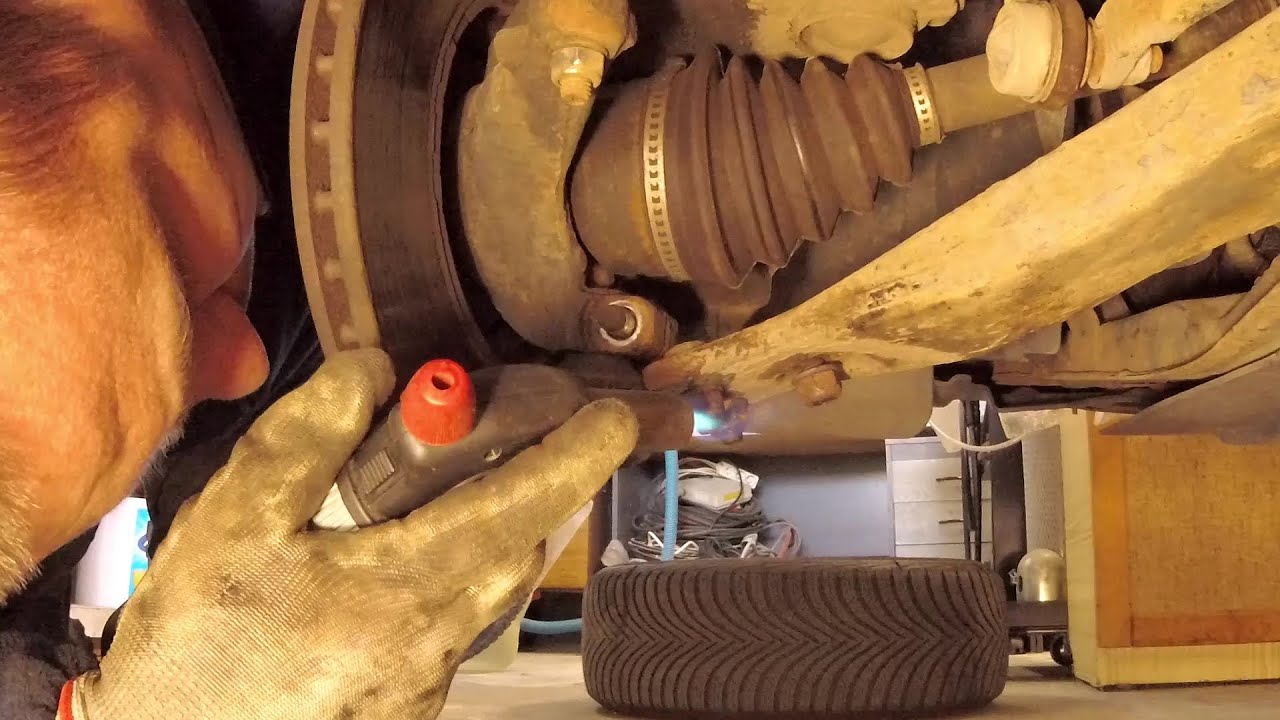 Ford Mondeo MK III - výměna čepů + stabilizátoru a  jedna manžeta