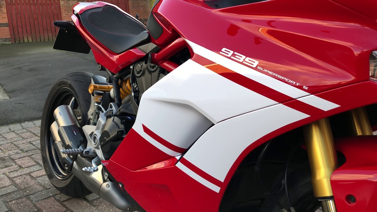 2018 Ducati Supersport S - Akrapovic Slip On Exhaust - Superleggera Graphics