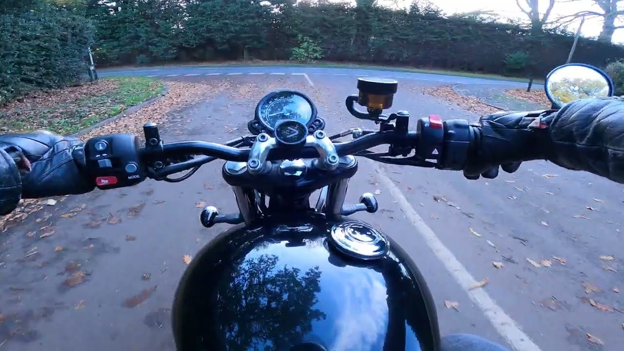 Quick ride outside London | Triumph Bonneville | 4K | London 🇬🇧