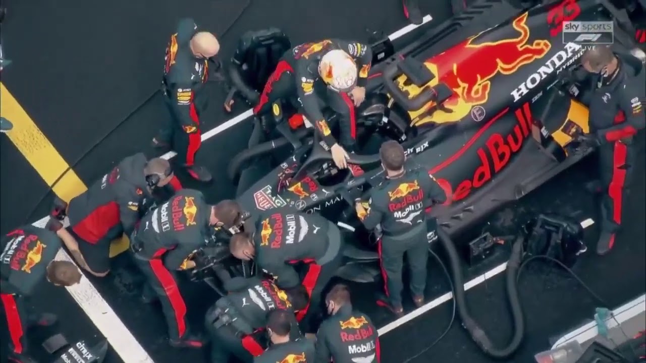 Механики Red Bull F1 выполнили 90-минутный ремонт за 15 минут на стартовой решетке, оставив 28 се...