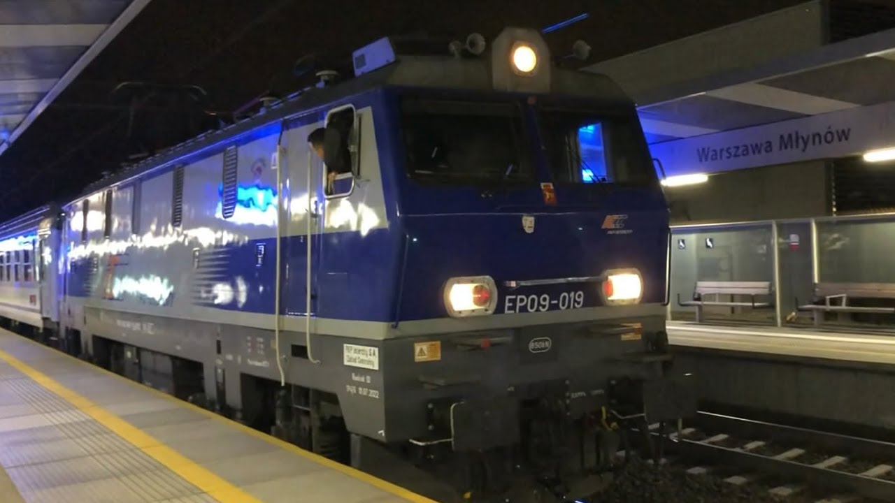 NOCNE POCIĄGI WARSZAWA MŁYNÓW DUŻE OPÓŹNIENIA. ZASTĘPCZE WAGONOWE POCIĄGI PKP INTERCITY