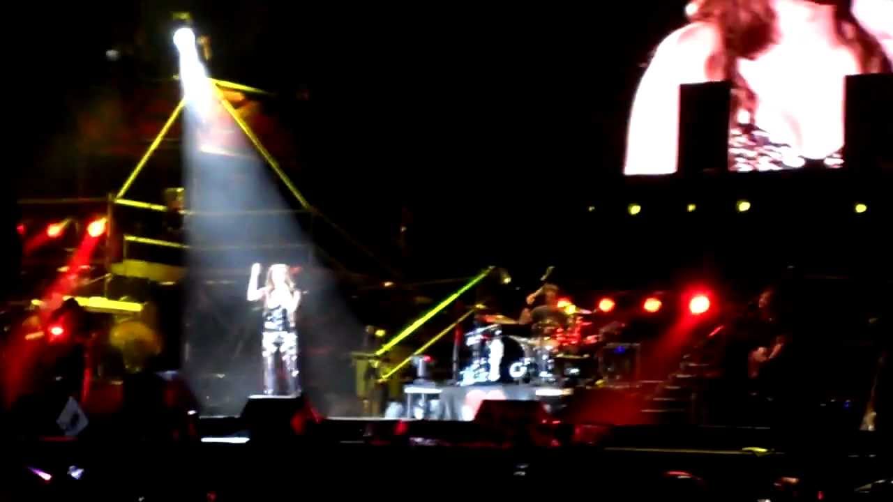 Miley Cyrus - 'Stay' (Live at 'Gypsy Heart Tour' in México City (Foro Sol) 26-05-11)