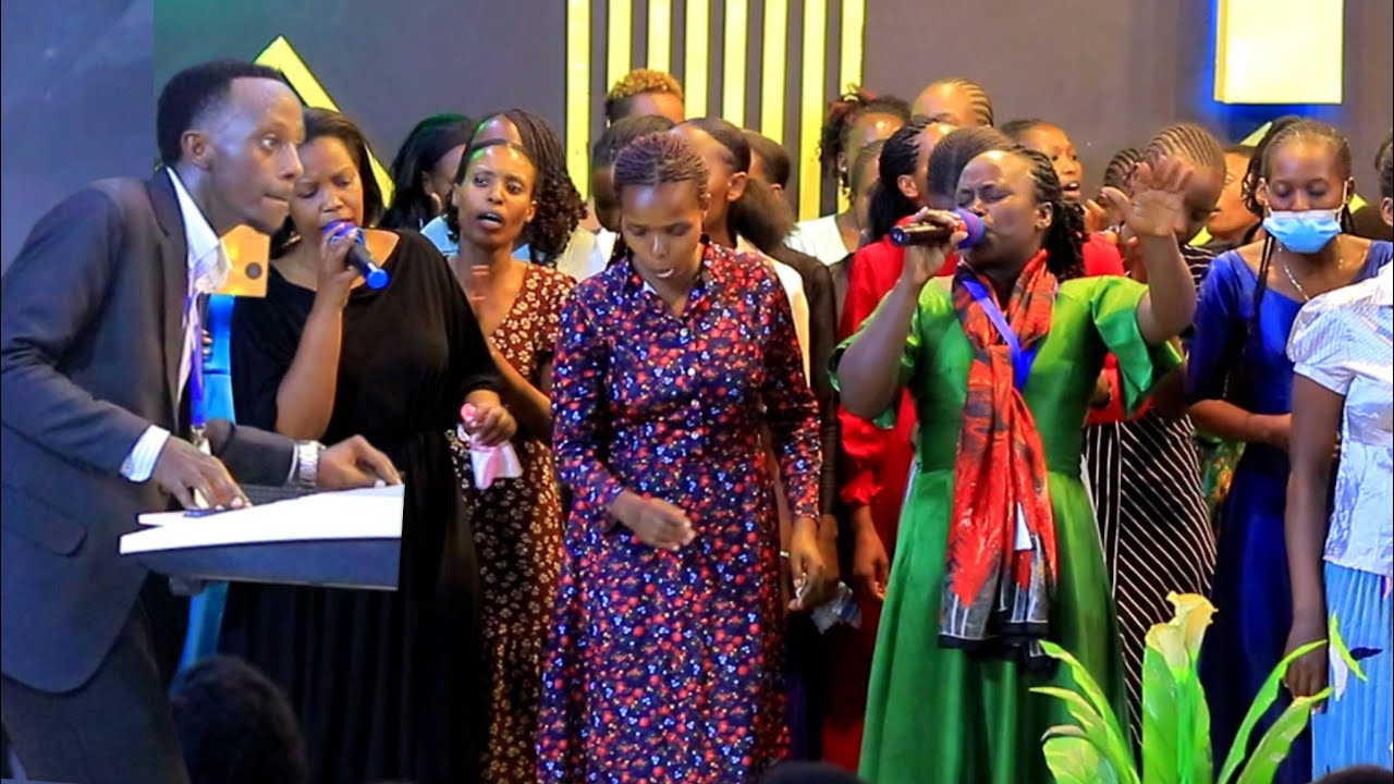 ABAKOBWA BARASIRIMBYE BARADUTANGAZA😍😍 MUGITERANE CYABO NAIROBI IGISIRIMBA BY YVES NABAYUMBE 