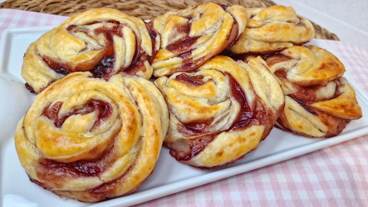 Rosas de hojaldre fáciles 🌹 Postre elegante listo en 20 minutos