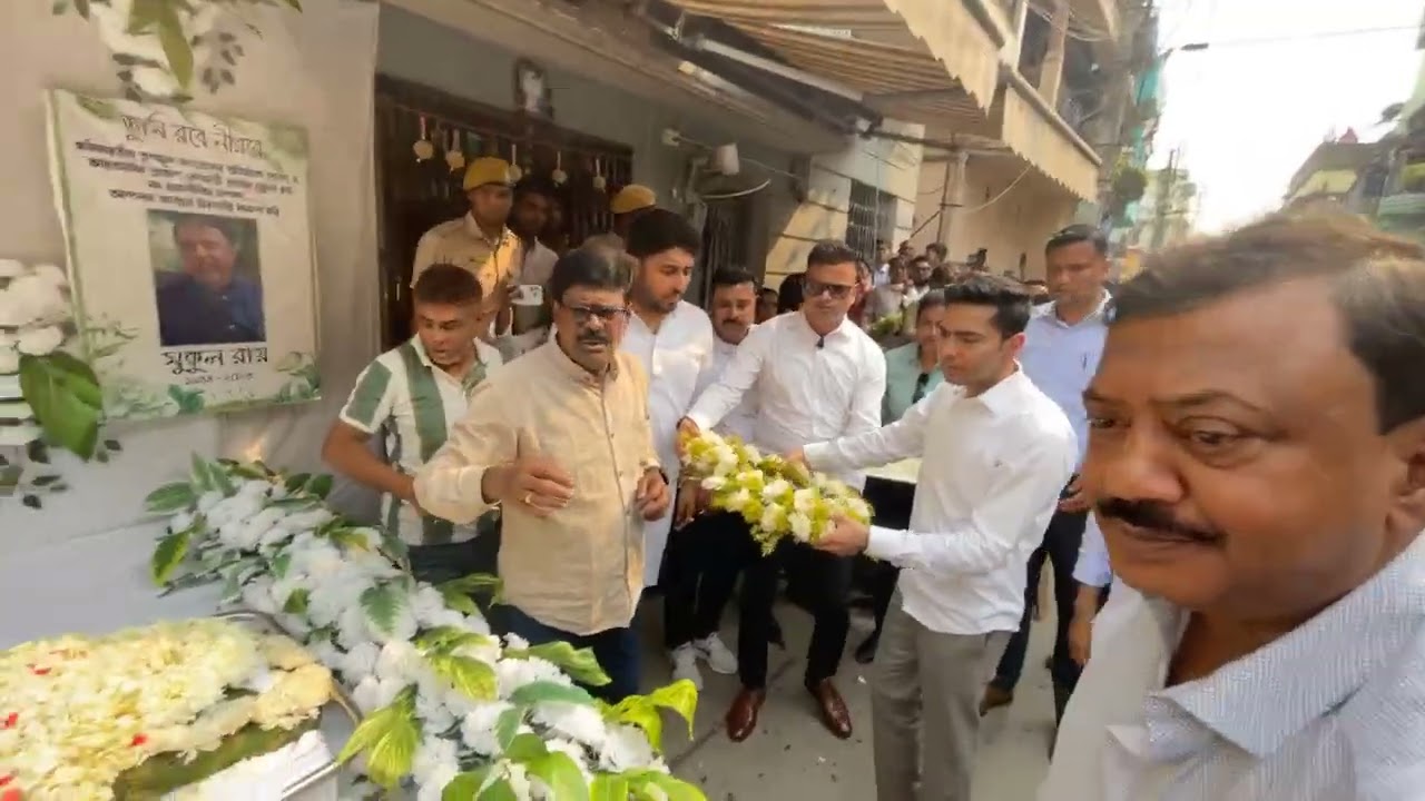 Visit to the residence of Late Shri Mukul Roy in Kanchrapara to pay respect