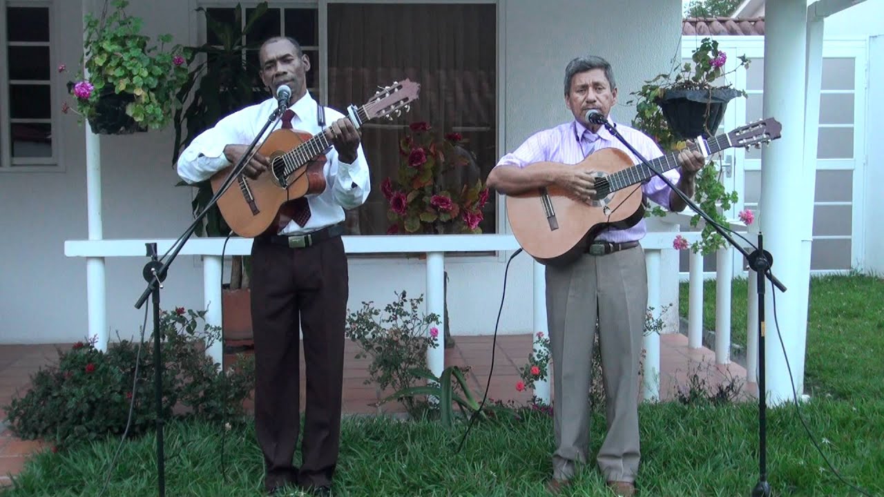 por calles de oro autor jose Anjel Moreno
