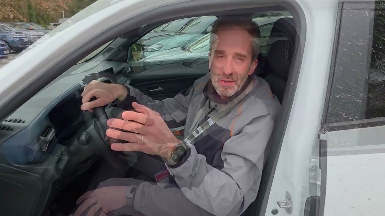 Gerald Peters Dacia Project Manager - Dacia Duster Hybrid-G 150 4x4