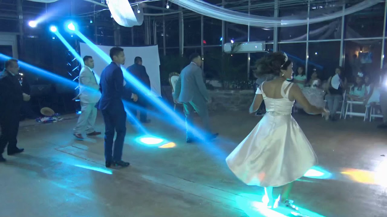 Baile sorpresa con tíos- STACY’S QUINCE