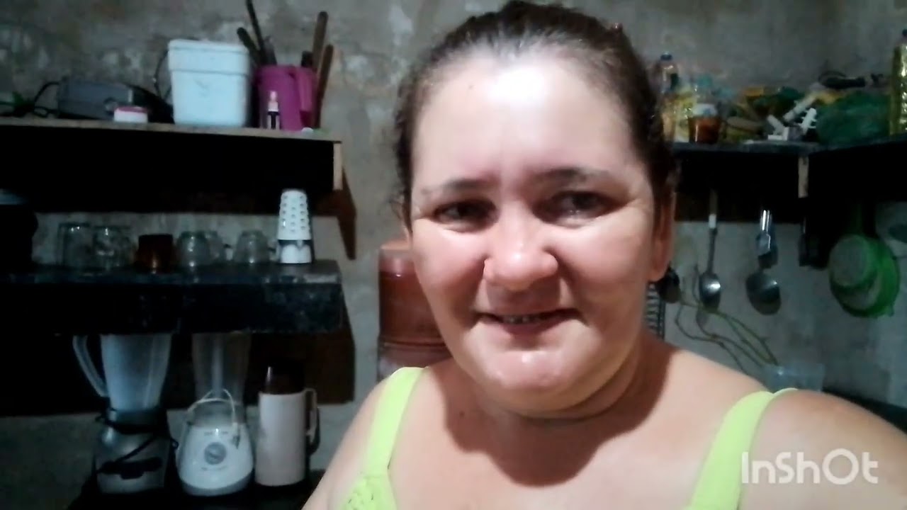Mini Faxina + Colocando Comida pra as Galinhas 