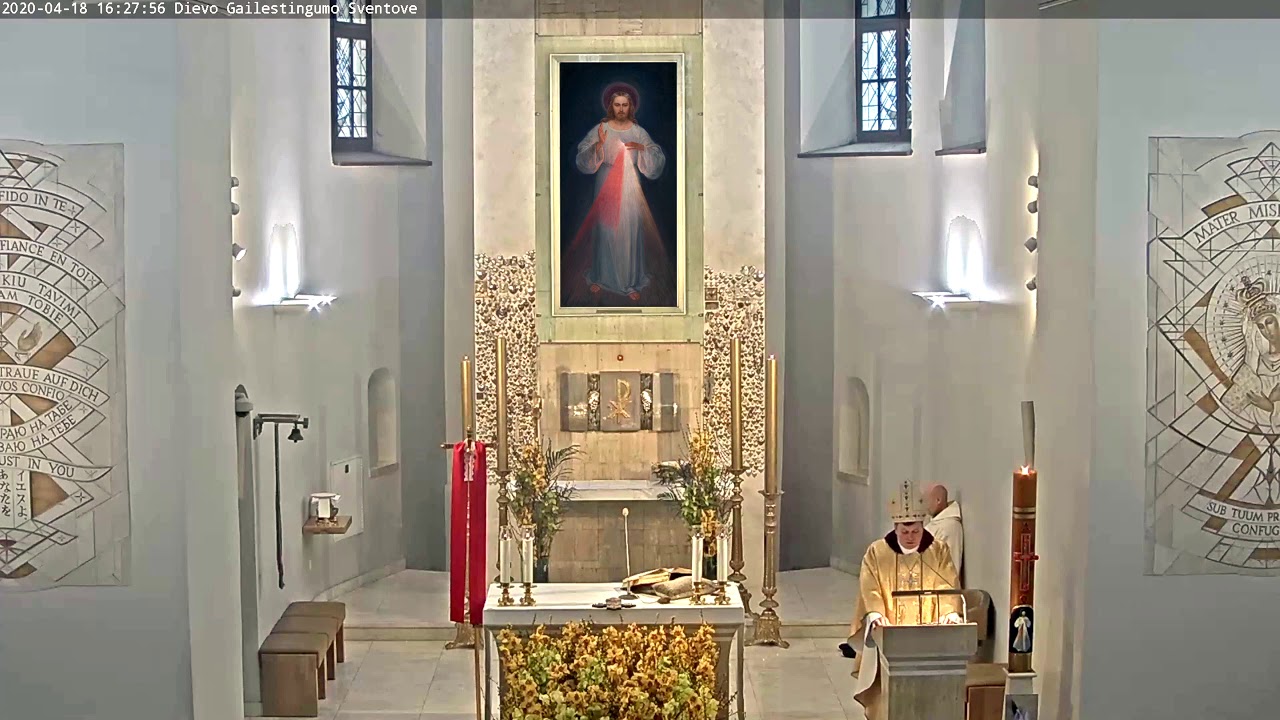 Msza Święta (w języku polskim). Przewodniczy J. E. ks. bp Darius Trijonis (Vilnius)
