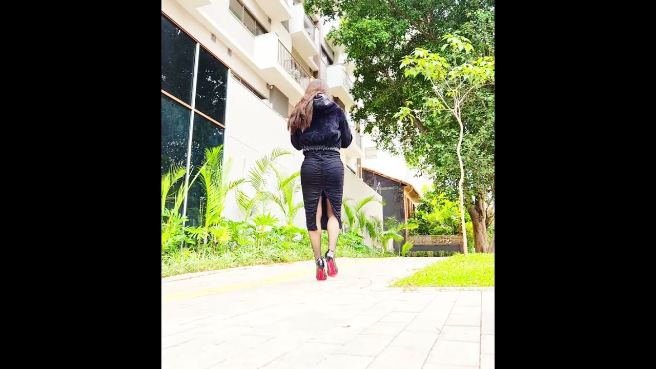 Crossdresser Ana - Going oudoor day 124