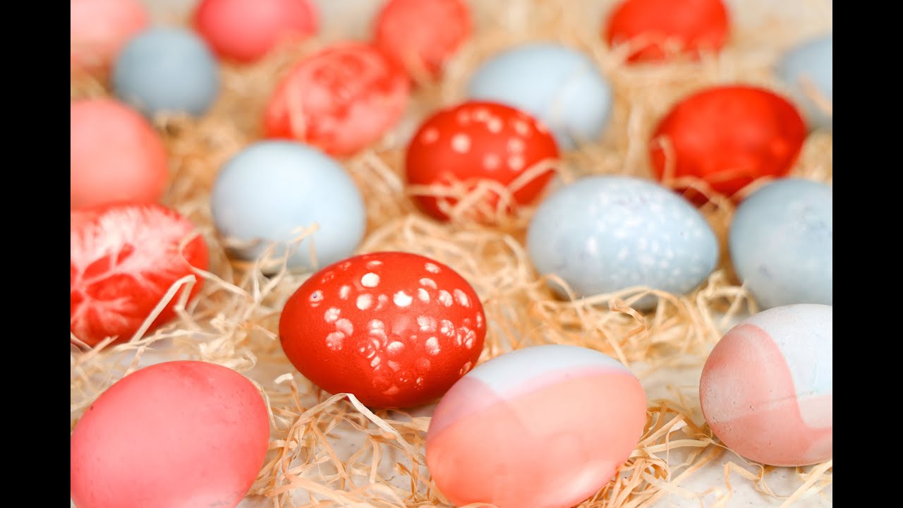 ВЕЛИКДЕНСКИ ЯЙЦА БОЯДИСАНИ С НАТУРАЛНИ БОИ И ОТПЕЧАТЪЦИ