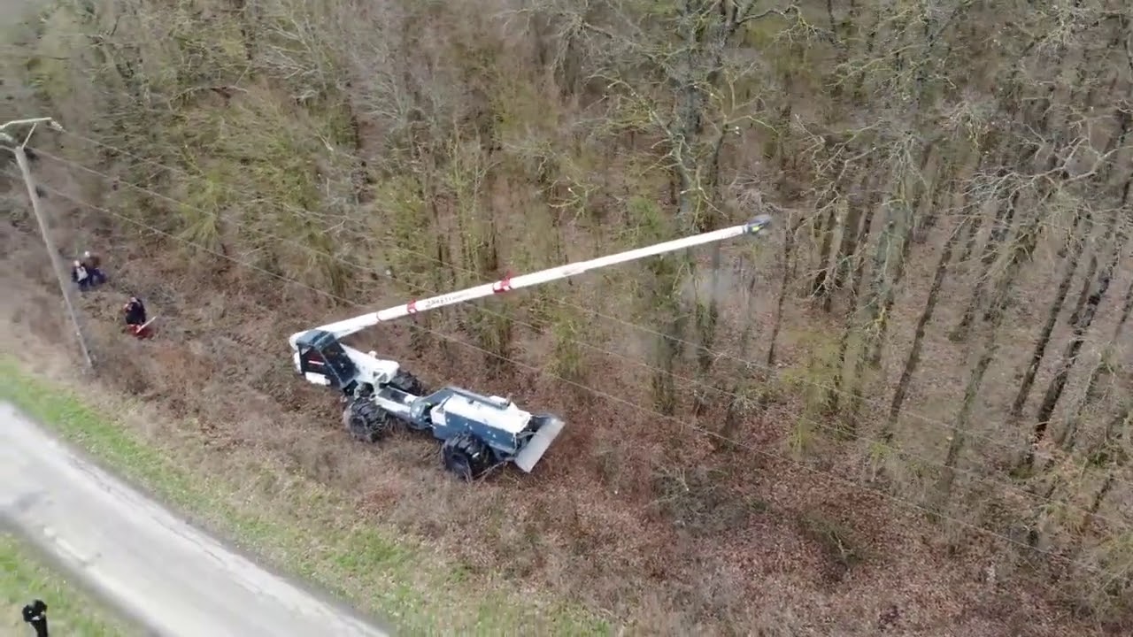 Video de podadora telescópica Kershaw SkyTrim 75 G3  podando en líneas electricas