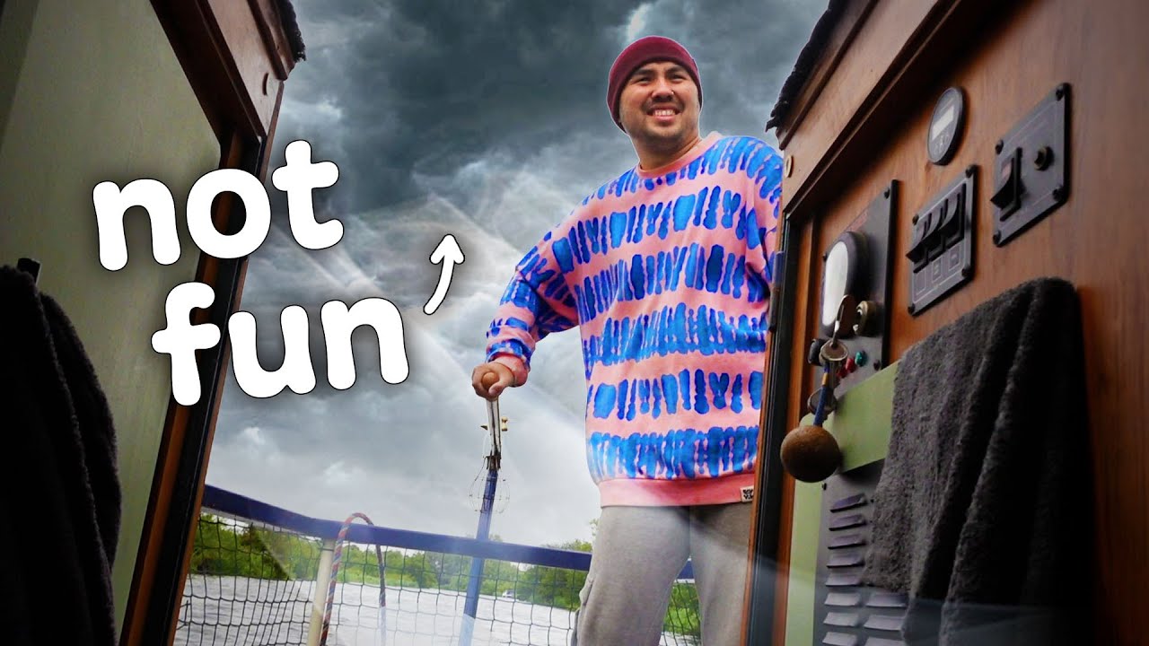 Cruising in a storm is as much fun as you'd think | Narrowboat life challenges - 248