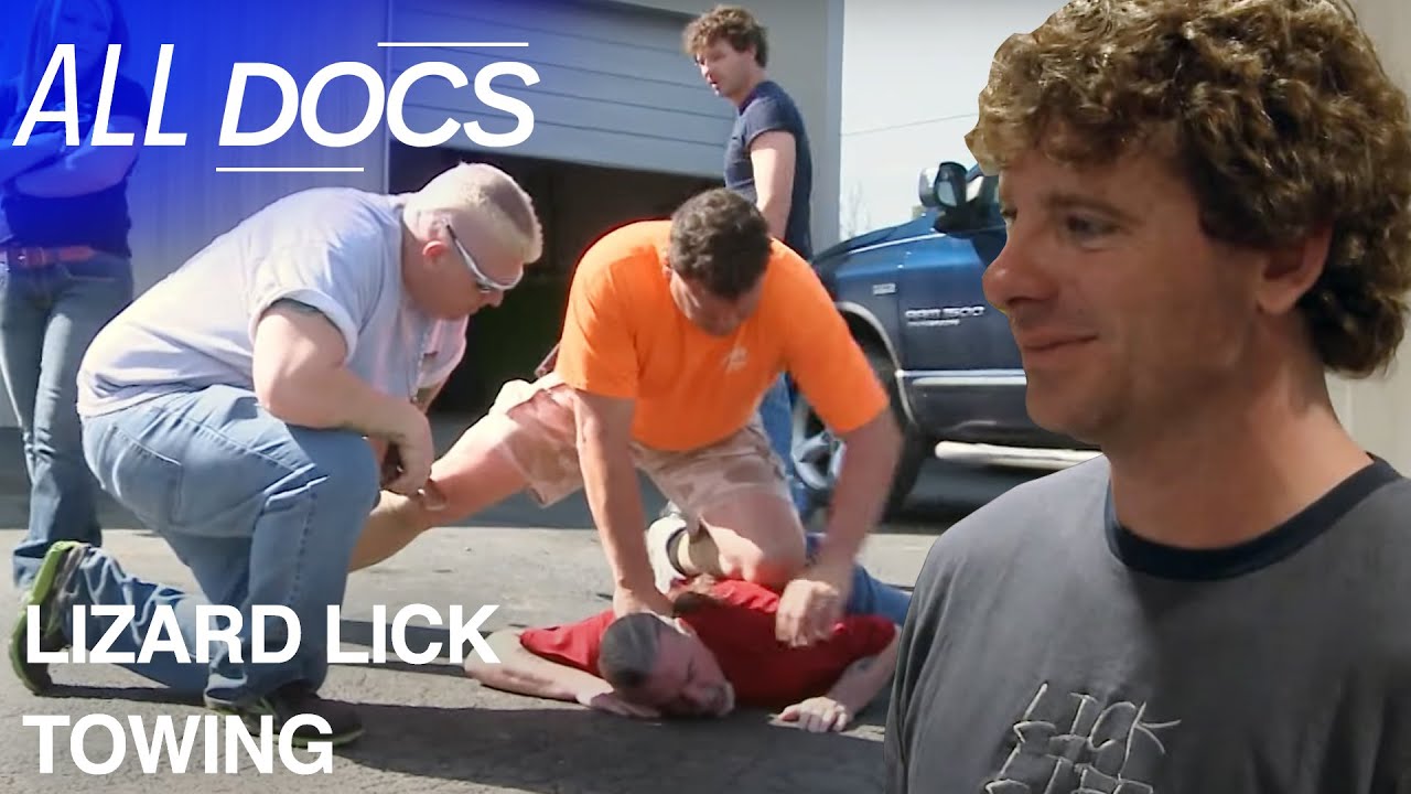 Tensions Rise Over Ron's Cousin Johnny Joining the Team | Lizard Lick Towing | All Documentary