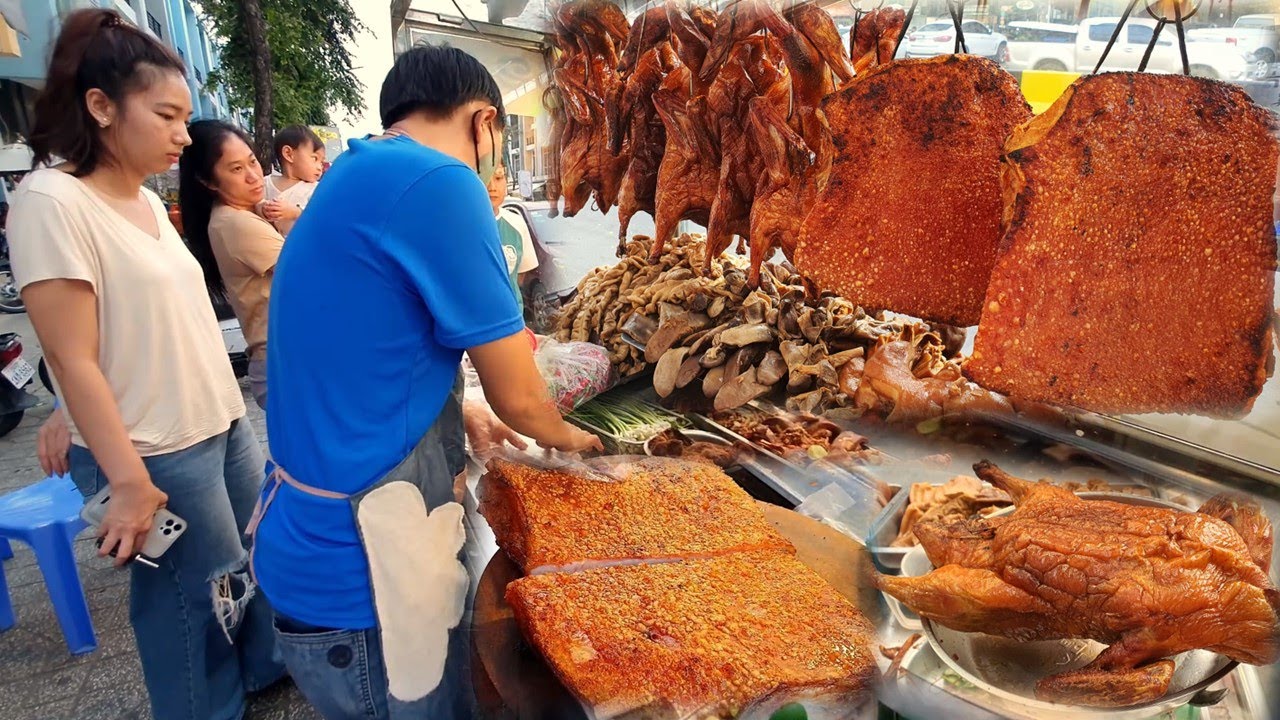 Must Try Popular Crispy Roast Pork Belly, Char Siu & Roasted Ducks - Cambodia Street Food