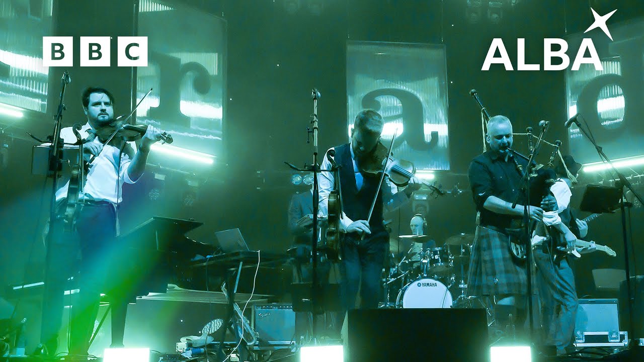 Peatbog Faeries - Ann Robertson's Kitchen | Na Trads 2023 | BBC ALBA
