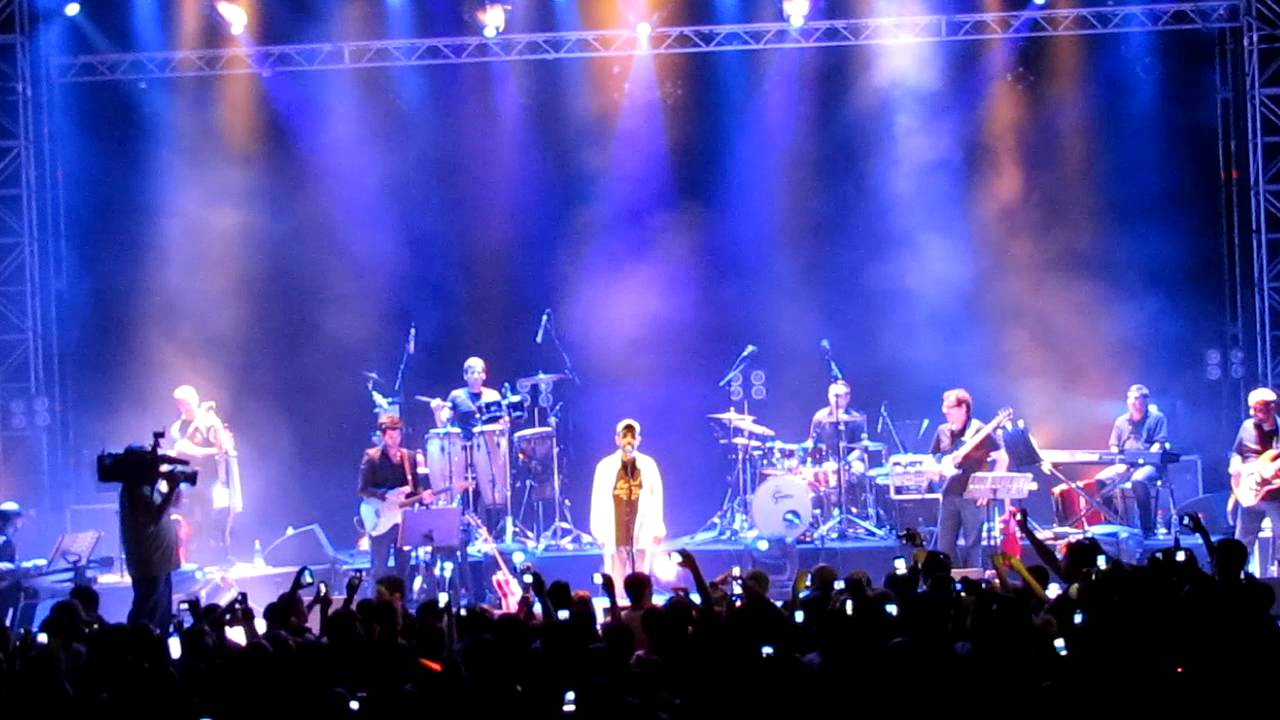 כשאת עצובה עמיר בניון קיסריה-31.5.11