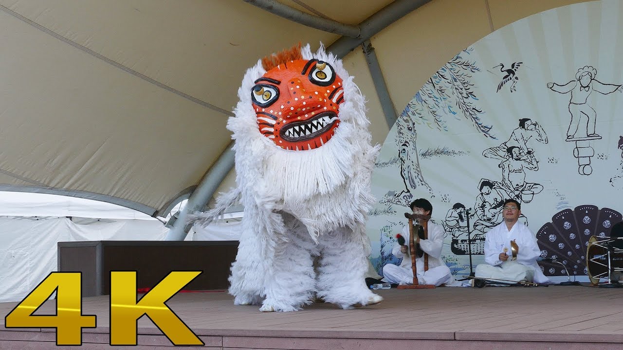 Fun lion mask dance 4K