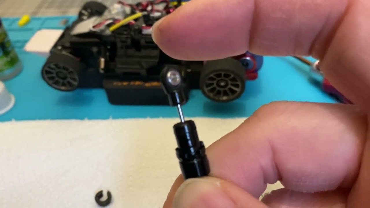 Mini-Z MR-03 EVO center damper maintenance!