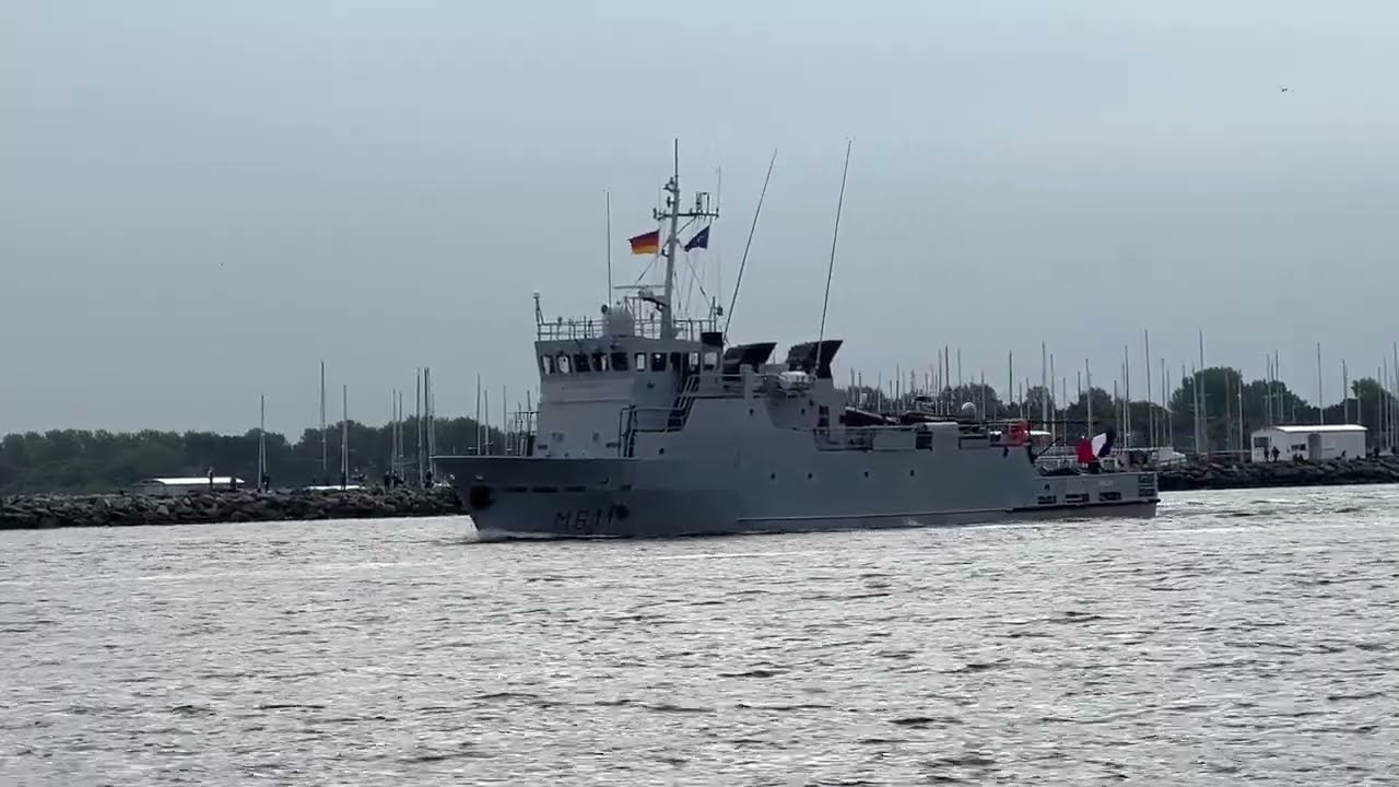 Minensuchboot VULCAIN (M 611) verl&auml;sst Rostocker Hafen 5.6.2025 zum Ostseeman&ouml;ver Baltic Operations