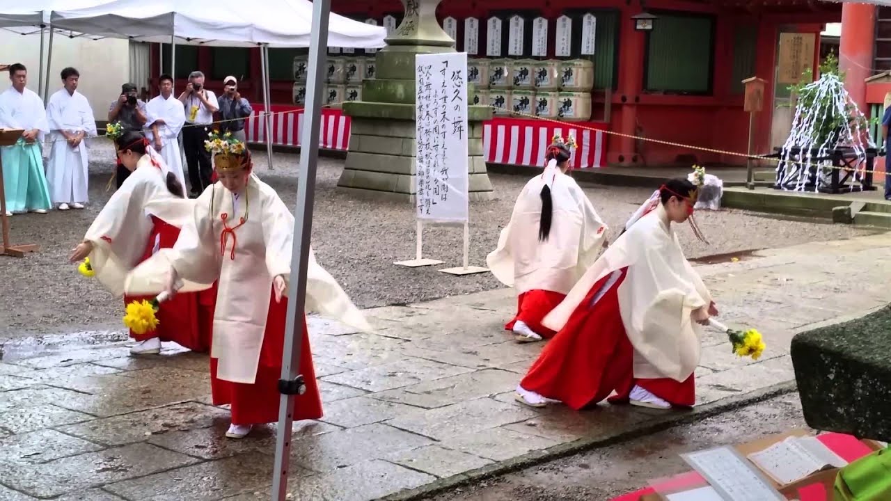 鹿島神宮　神楽「悠久の舞」