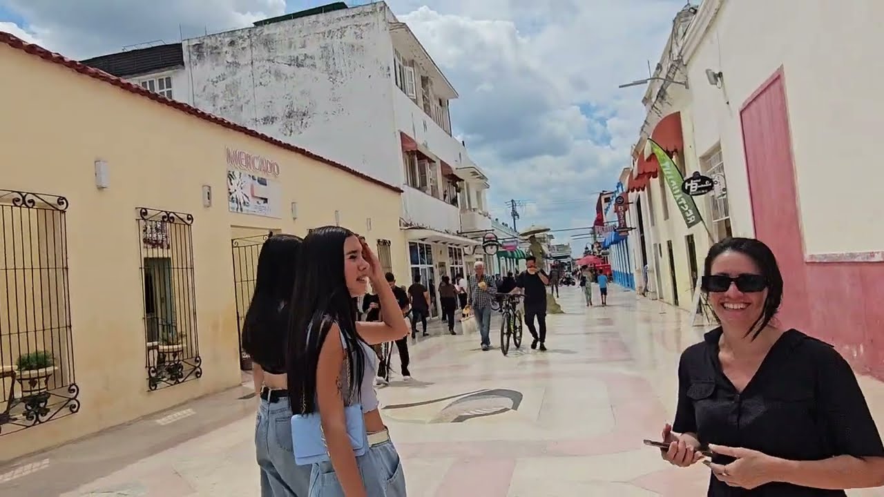 What The Streets Of CUBA, Holguin Really Look Like. 2025.08.30. Pár szó Magyarul is a video alatt.