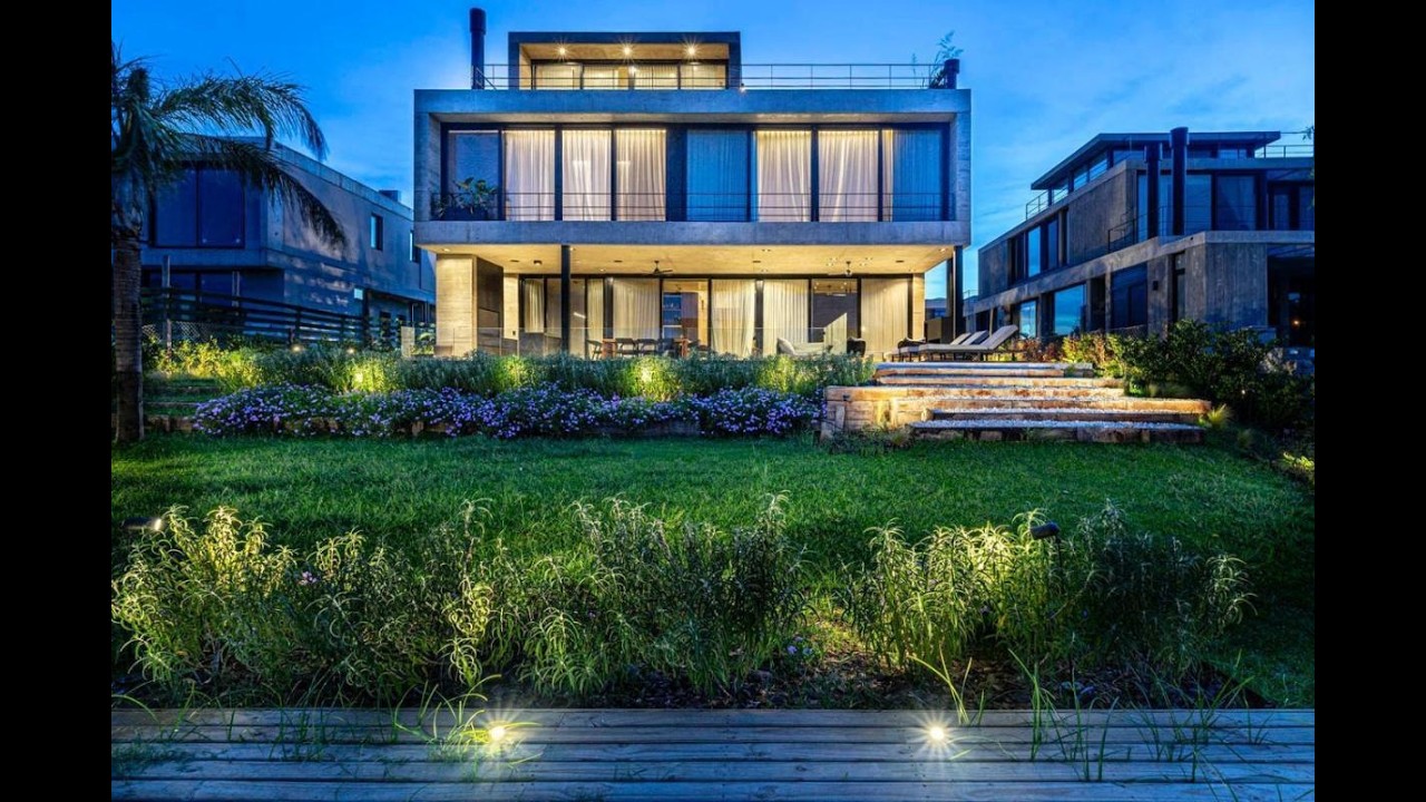 Excelente Casa en El Yacht Nordelta, lote central de 1.000 m2, al Río Luján.