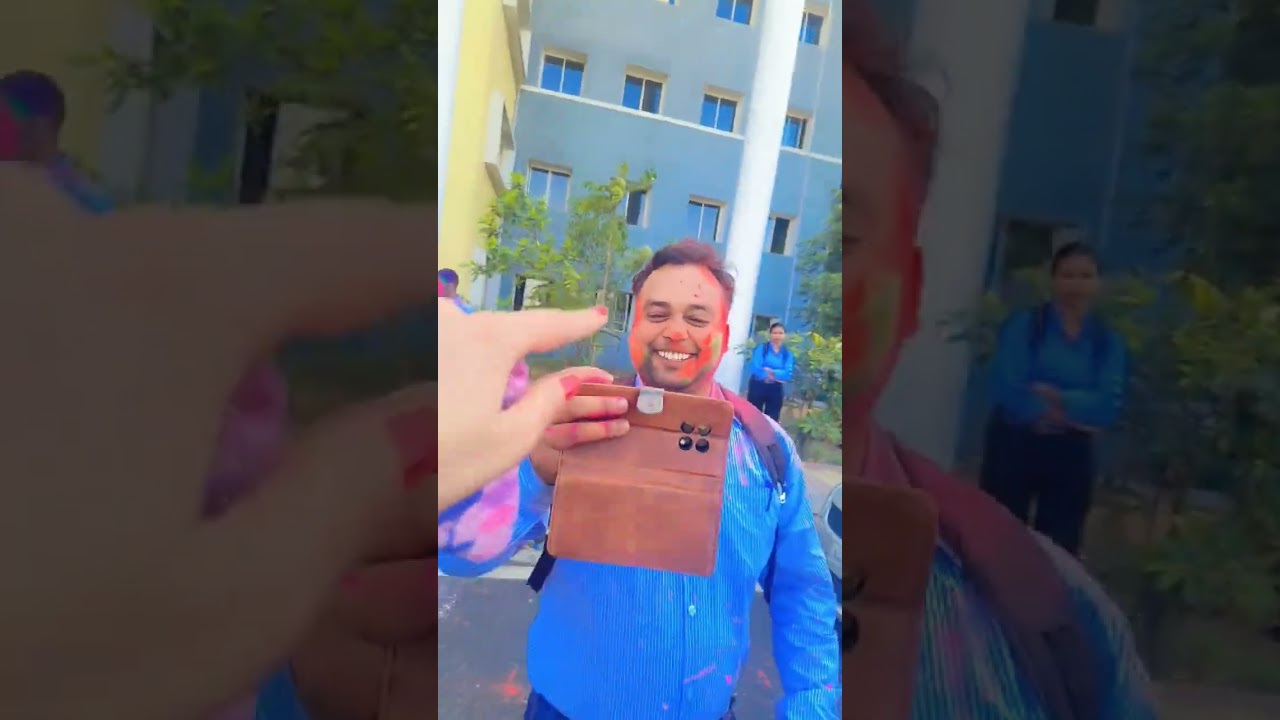 UNIVERSITY 🎓 ME HOLI MASTI 😀☺️❣️ WITH FRIENDS 💓 #deilyvlog #holi #youtubeshorts #1000subscriber 💓🥰❤️