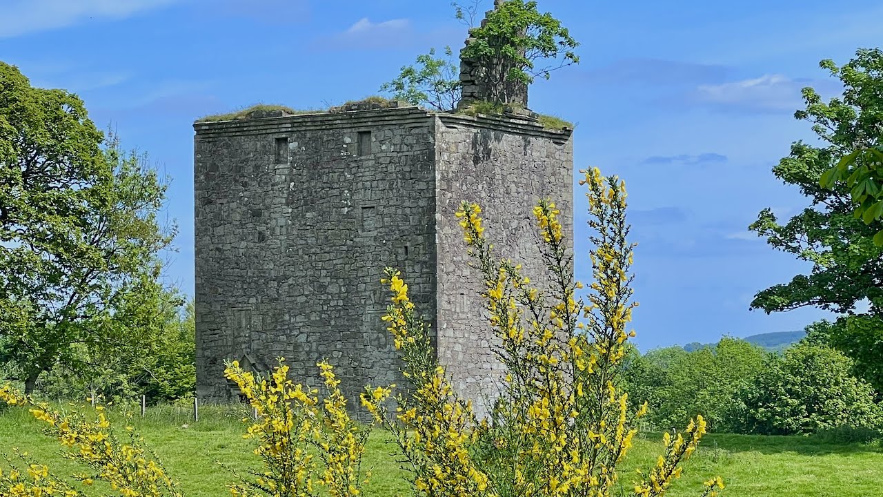 Barr castle in Lochwinnoch by drone🙏🥰พาชมปราสาทบาร์ภาพมุมสูง
