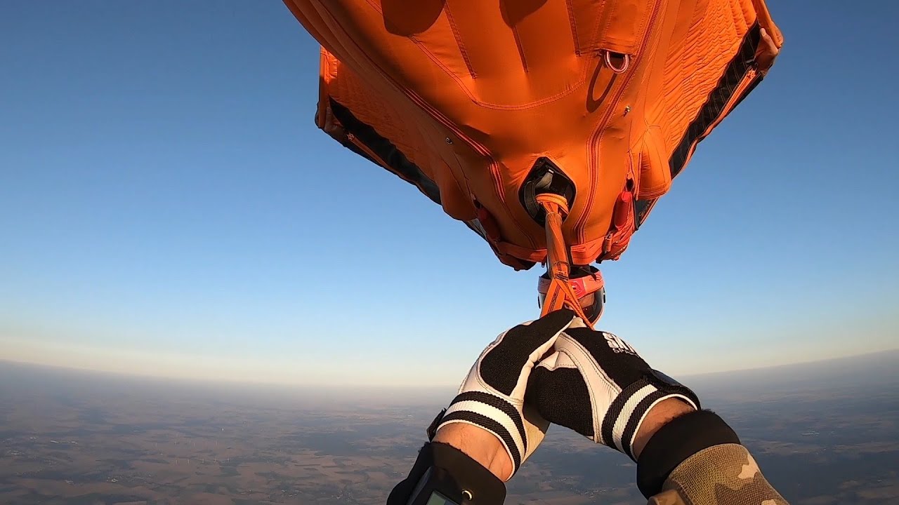 Saut en compagnie du wingsuiter Arnaud Longobardi