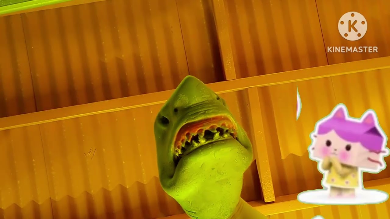 Shark puppet Says Yeah Effects