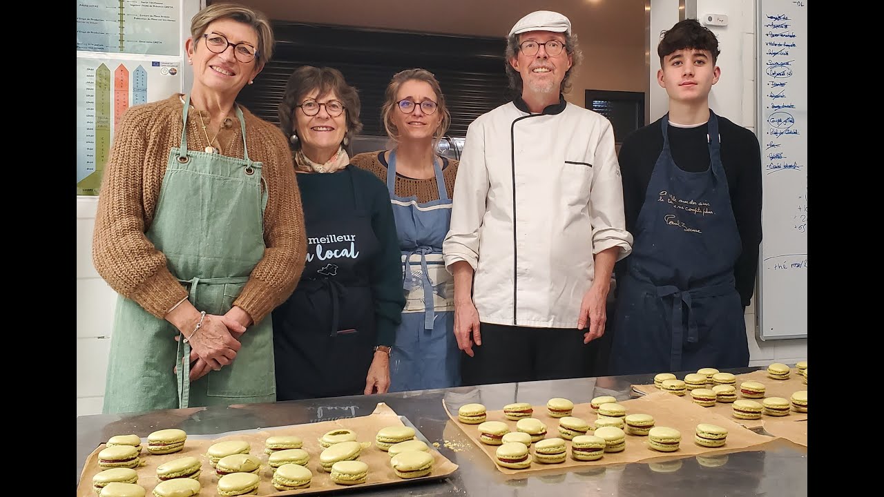 Olivier anime un atelier pâtisserie sur les macarons