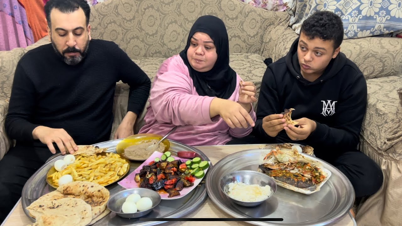 ام جني طلامه انتي تعبانه طلعه تقرفينا ليه هو انتو عايزين لما اكون حلوه اطلع ولما اكون تعبانه زعلانه
