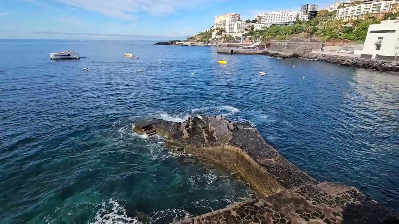 Madeira,  Funchal, a walk on the seafront !