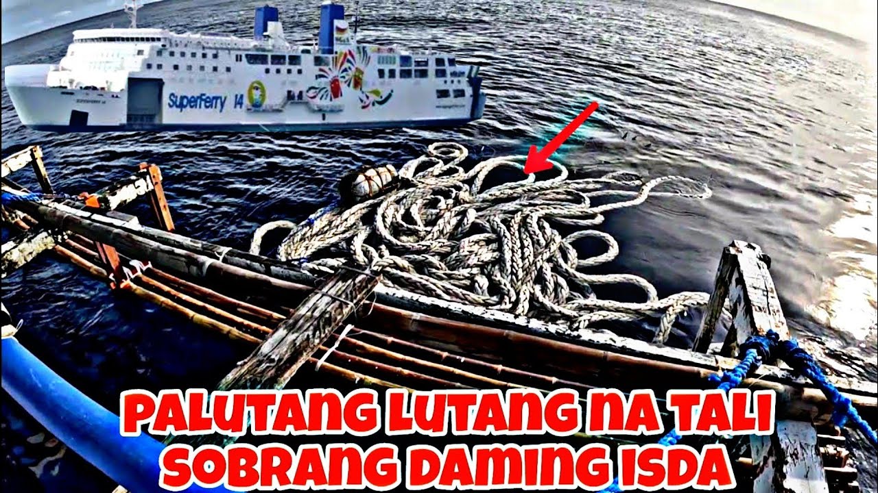 Palutang lutang na tali ng barko binahayan ng napakaraming isda sa pacific ocean