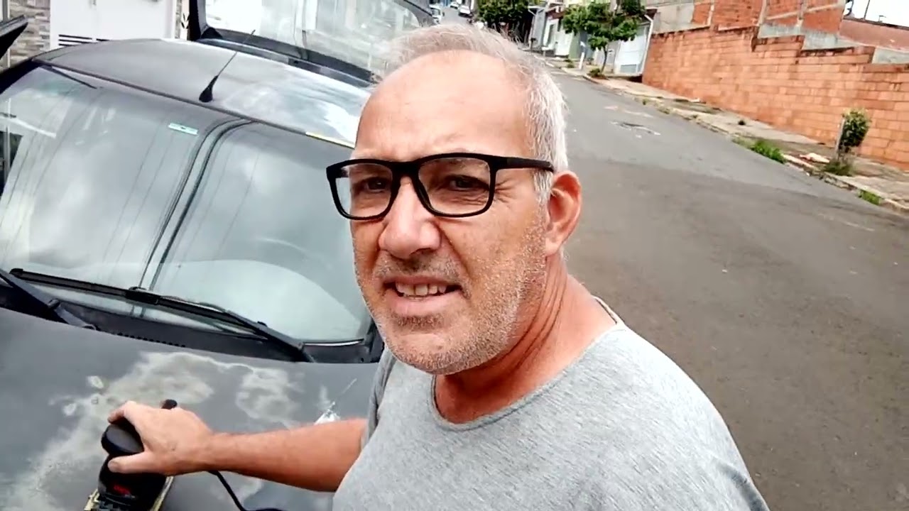 Usando a lixadeira treme treme na funilaria e pintura parte 2