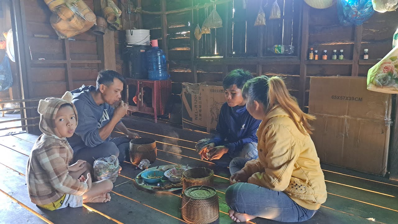 วันนีน้องเบยมาเล่นที่บ้านบ่าวบัวเลยช่วน รับประทานข้าวที่บ้านแบ่บครอบครัวบ้านๆไม่มีอะไรมาก
