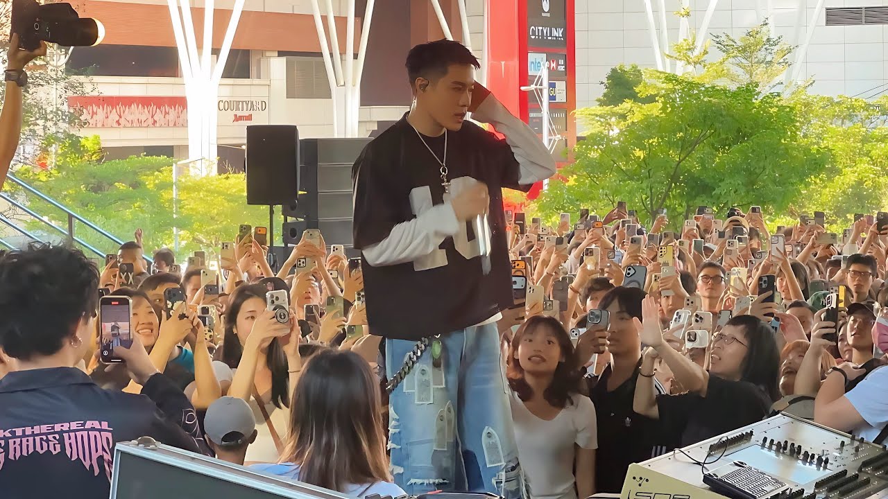 周湯豪NICKTHEREAL 首張全搖滾概念專輯「LOVE RAGE HOPE」BLOCK PARTY 台北場簽唱會～SO SICK｜4K 2160p