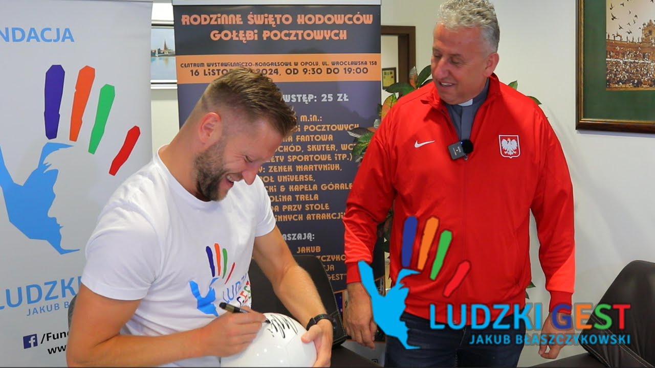 Ludzki Gest - Kuba Błaszczykowski - podpisywanie koszulek i piłek