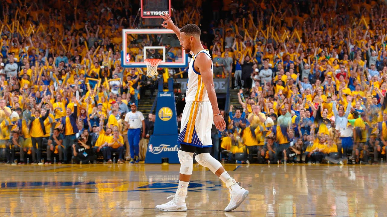 10 Minutes of Steph Curry Shooting 3 Pointers !
