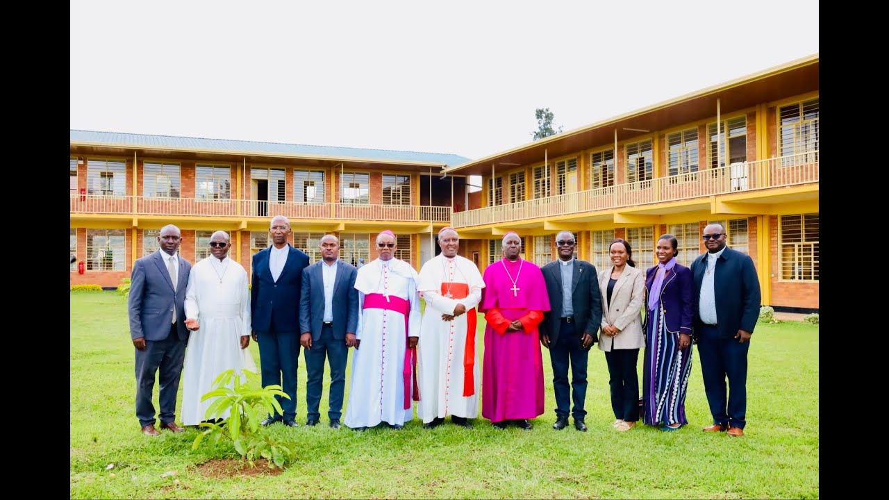 🔴DUFUNGUYE KUMUGARAGARO KIGALI CAMPUS HAMWE NA Antoine Cardinal KAMBANDA Arkiyepiskopi wa KIGALI.
