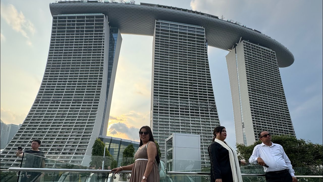 Aaj hum gye Marina By The Bay, Singapore.