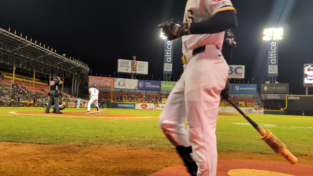 Steward Berroa Pega Hit Contra Los Toros (Estadio Cibao - 29 Dic 2025)