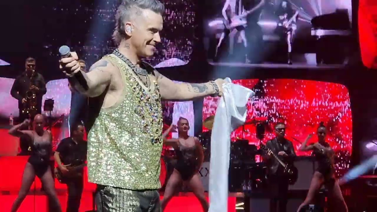 Robbie Williams - Hey Wow Yeah Yeah + Let Me Entertain You - LIVE in Köln 05.02.2023